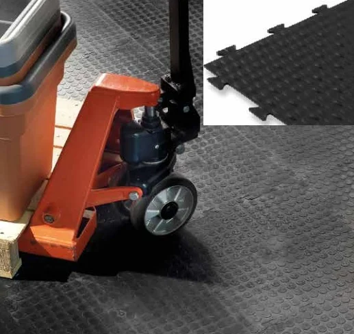 Piastrella in PVC superficie con disegno in rilievo. Ideale per laboratori, garage, palestre,
						sale gioco, sale espositive, stabilimenti, piano carico furgoni. facile da posare senza uso di collanti.